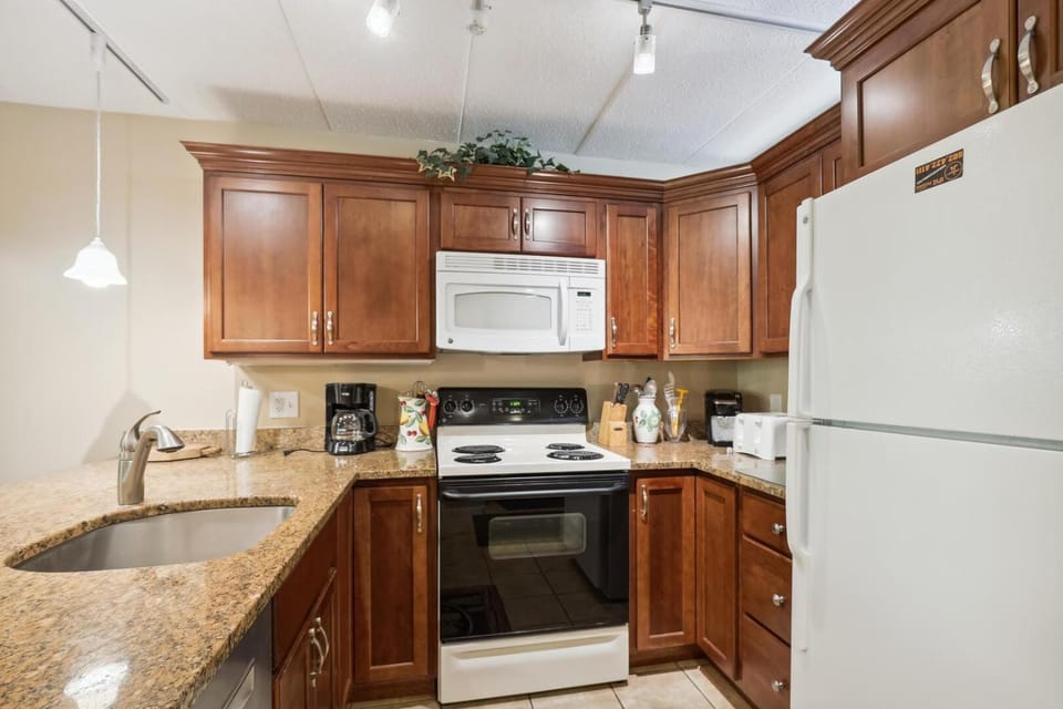 Pinnacle D23 House in Mendon