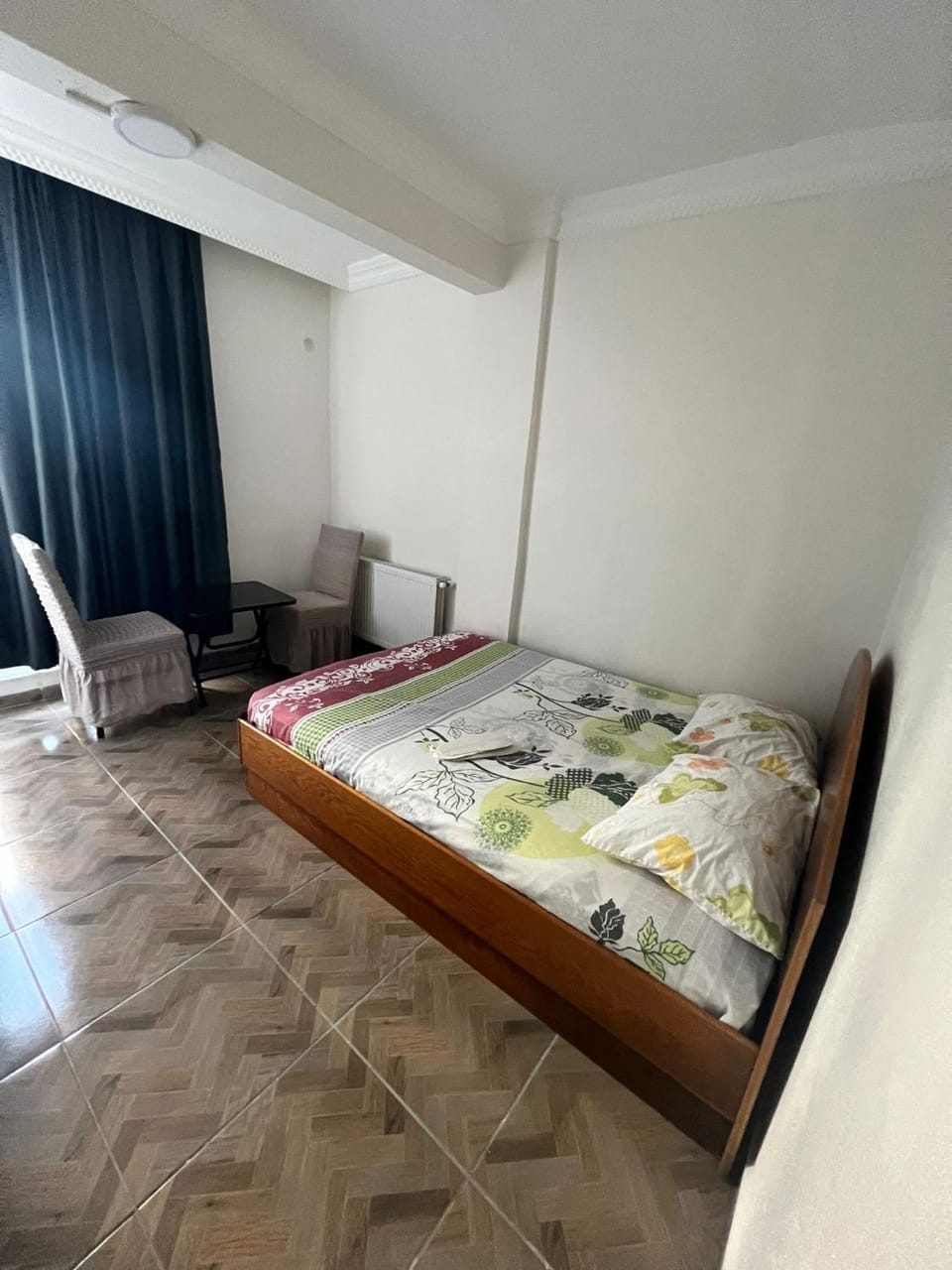 Bed, Photo of the whole room, Seating area, Bedroom
