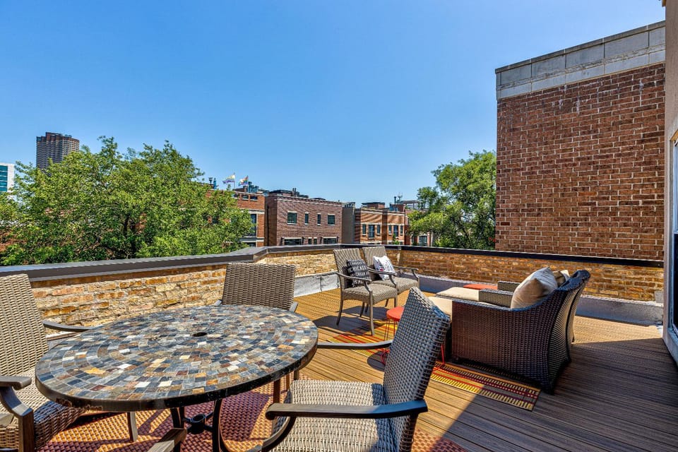 Cubbies Dream! Half a Block to Wrigley! You Can Feel the Excitement in the Air on Game Days! condo Apartment in Chicago