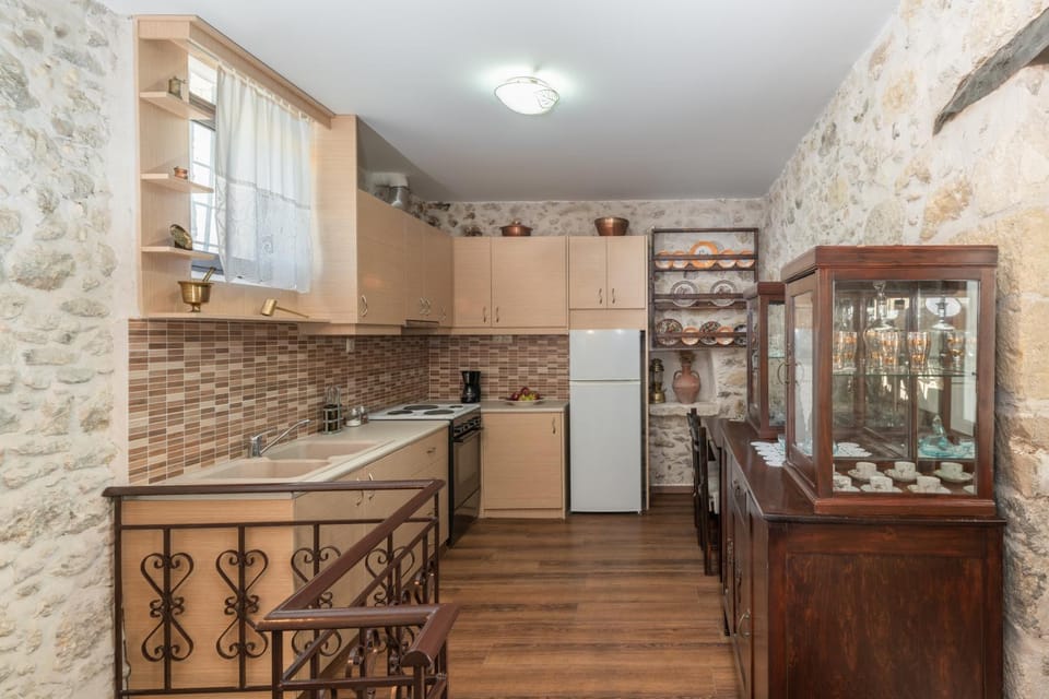 Kitchen or kitchenette, pet friendly, stove