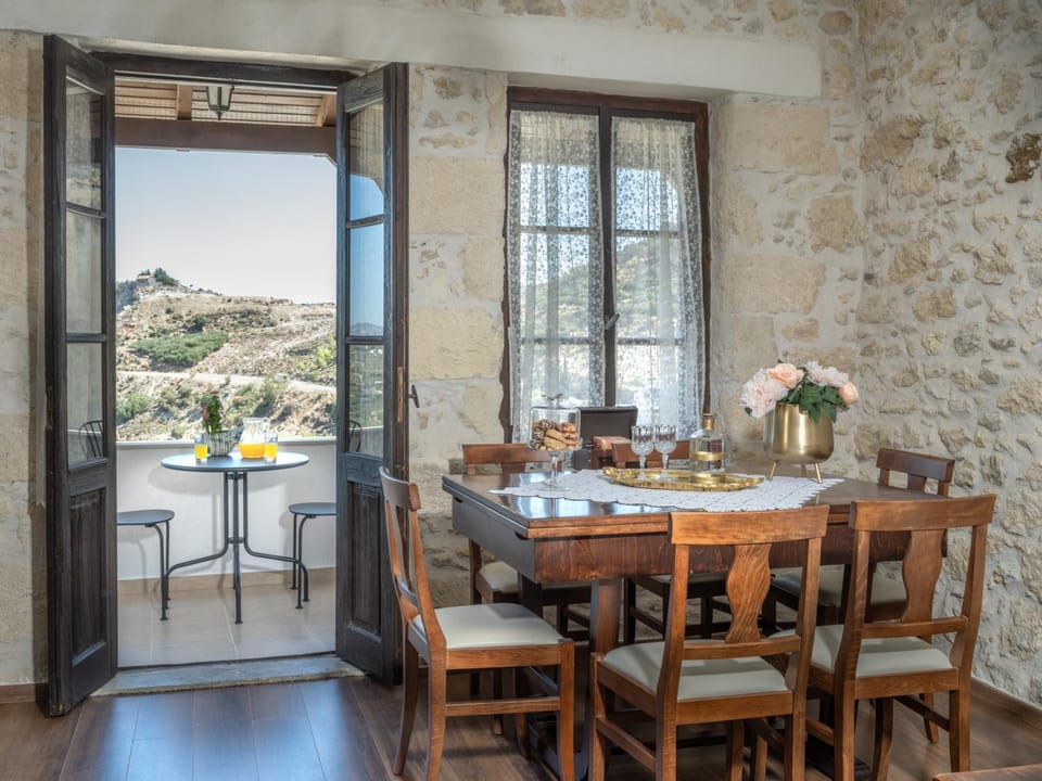 View (from property/room), Balcony/Terrace, Seating area, Dining area