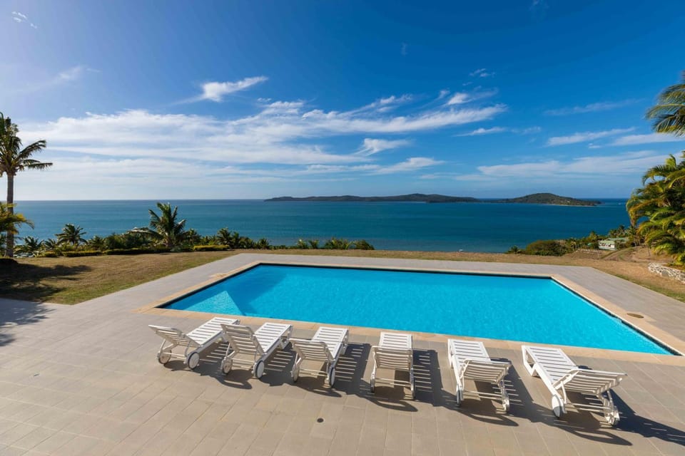 Day, Natural landscape, Pool view, Sea view, Swimming pool, sunbed