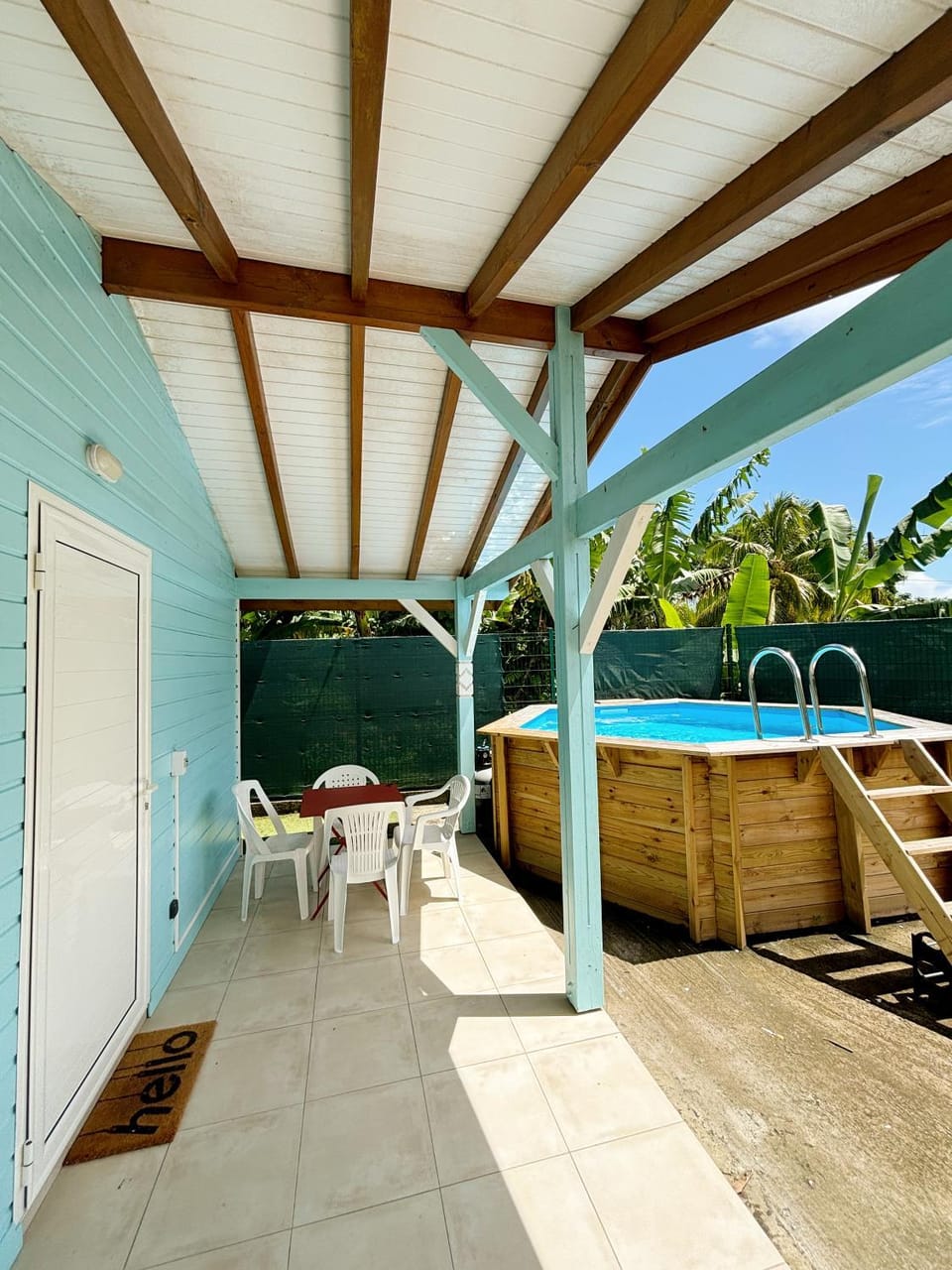 Swimming pool