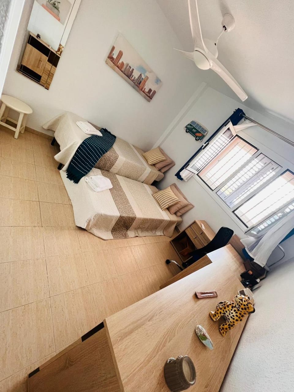 Photo of the whole room, Bedroom