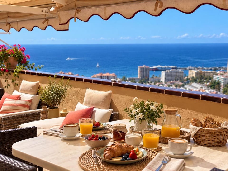 View (from property/room), Balcony/Terrace, Dining area, Sea view