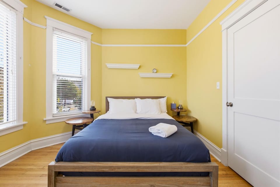 Warm & Comforting 4BR 2BA in Andersonville Apartment in Chicago
