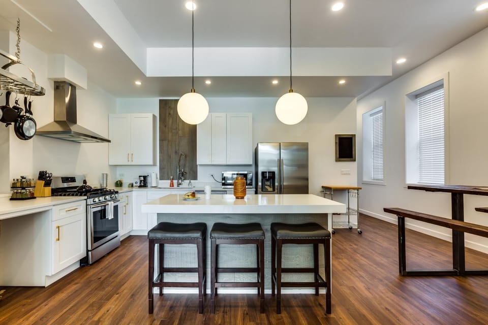 Converted Store Front Home Lets You Live Like a Local in the Heart of it All! condo Apartment in Chicago