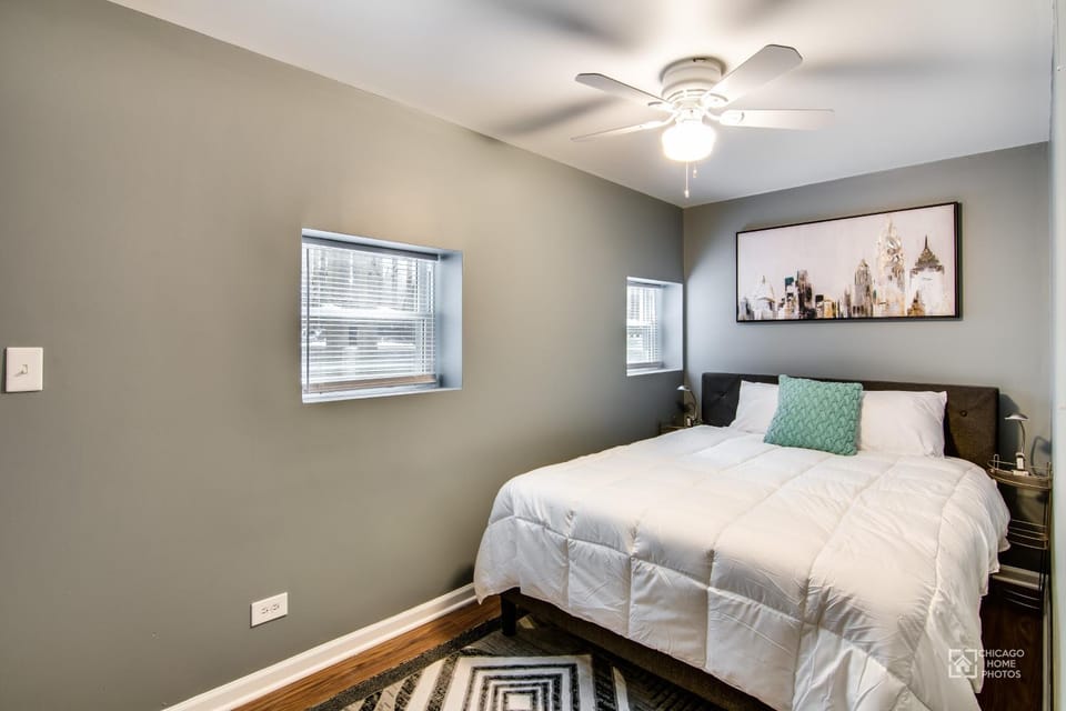 Quiet Comfort in the Big City, Just Steps to the Blue Line apts Apartment in Wicker Park