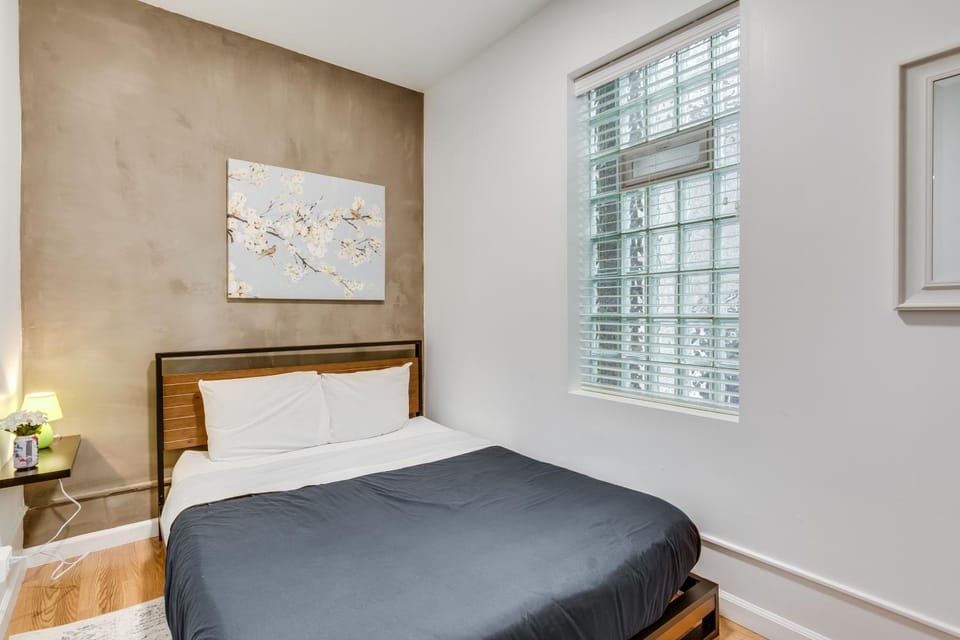 Welcome to West Town! 2 Bedrooms and PET FRIENDLY apts Apartment in Chicago