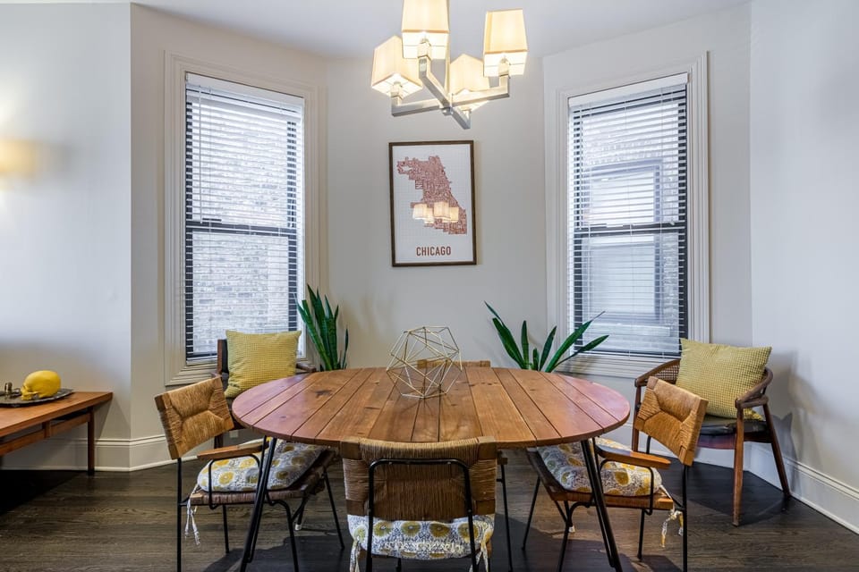 Logan Blvd Luxury! Enjoy the Well-Equipped Kitchen and Prime Location apts Apartment in Chicago