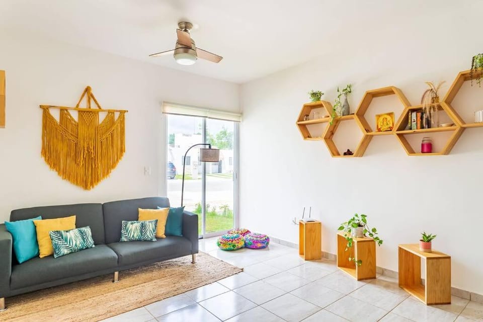Living room, Seating area