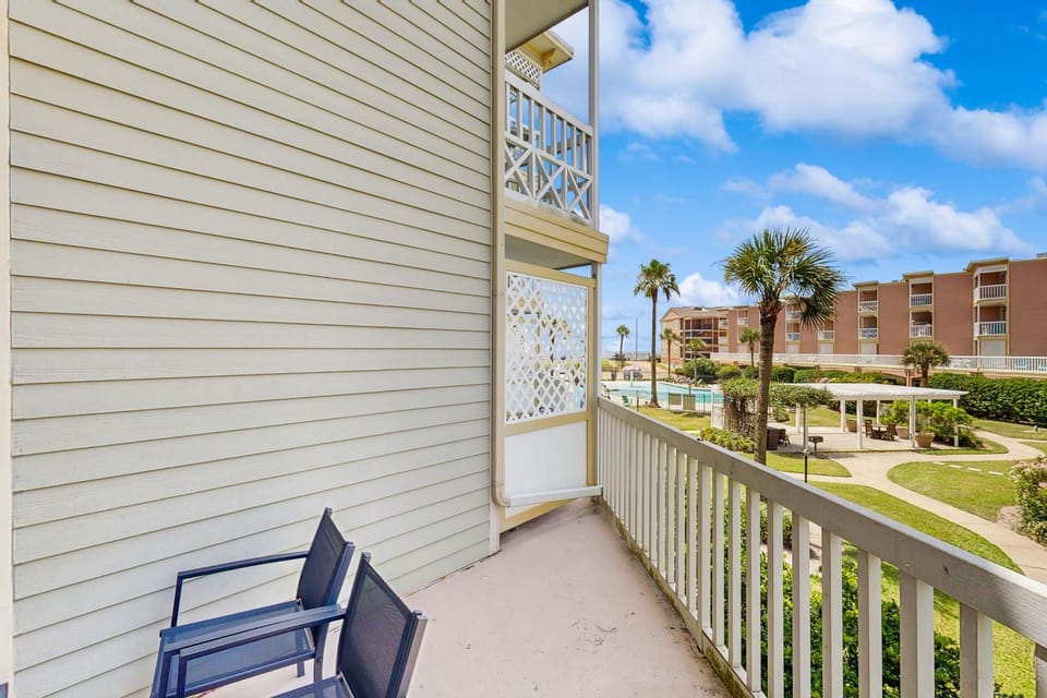 Victorian Condos Barefoot Beach Haven Apartment in Galveston Island