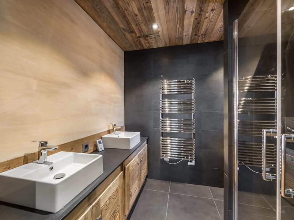Appartement luxe 5 chambres, sauna, animaux autorisés - FR-1-566-58 Apartment in Les Allues