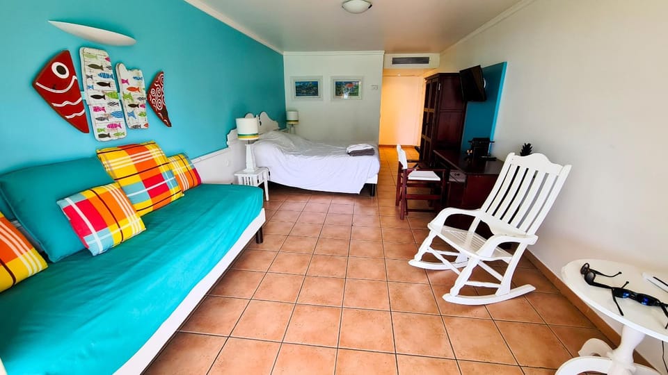 Bed, Seating area, Bedroom