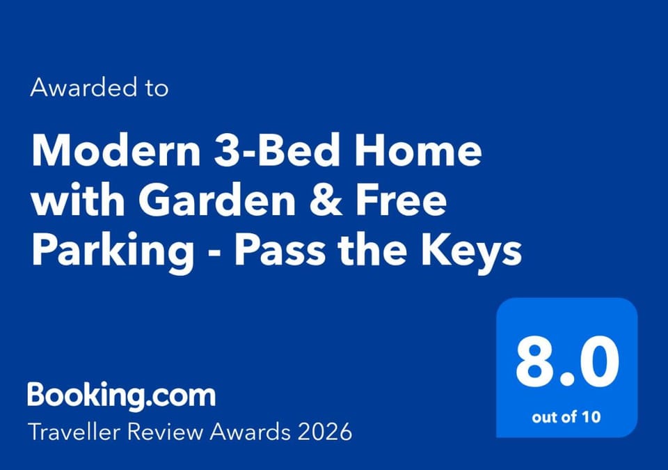Modern 3-Bed Home with Garden & Free Parking - Pass the Keys House in Nottingham