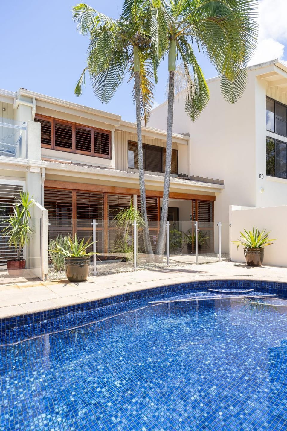 Property building, Swimming pool, Swimming pool