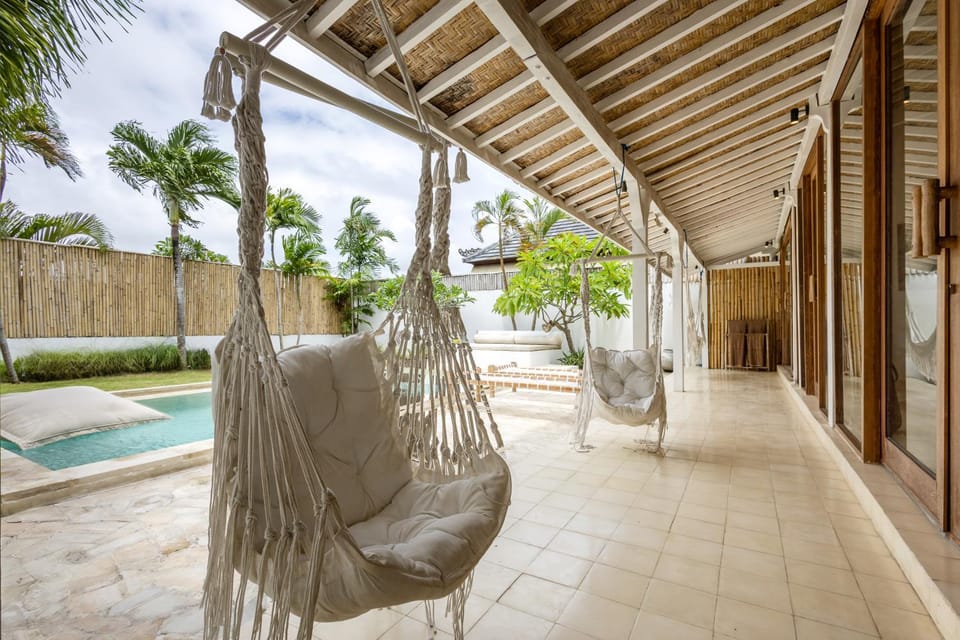 Patio, Day, Natural landscape, Garden, View (from property/room), Balcony/Terrace, Seating area, Garden view, Pool view, Swimming pool, sunbed