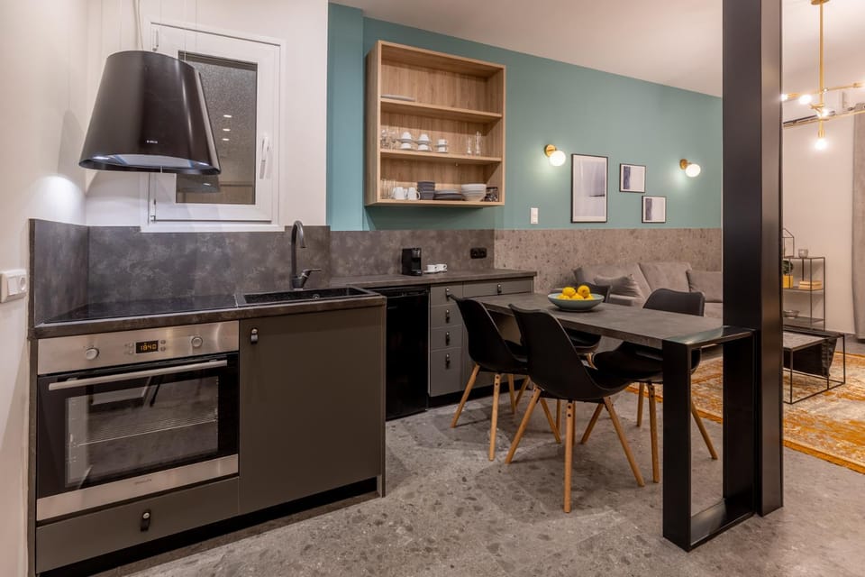 Elegant Apt 5' from Ampelokipi Metro Station Apartment in Athens