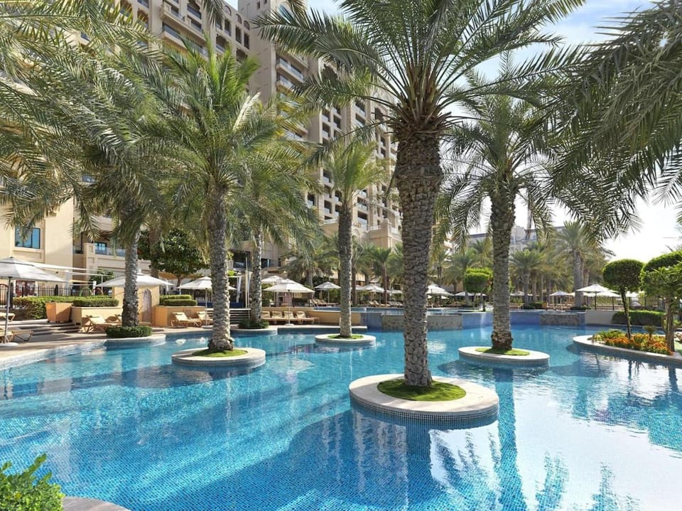 Fairmont The Palm Residences I Access to Hotel Facilities Apartment in Dubai