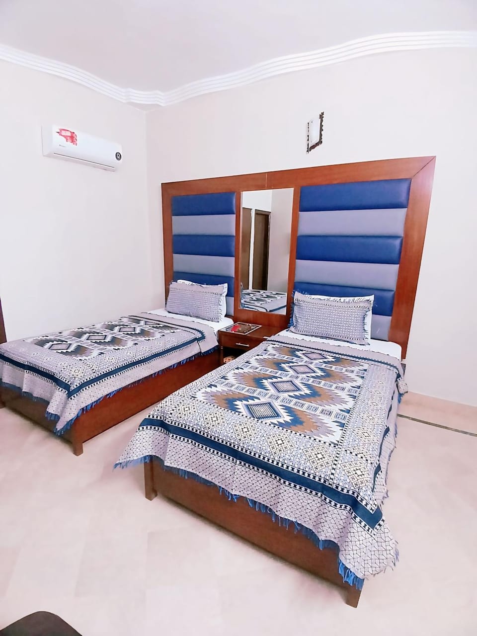 Hotel Subhan Palace Gulshan Bed and Breakfast in Karachi