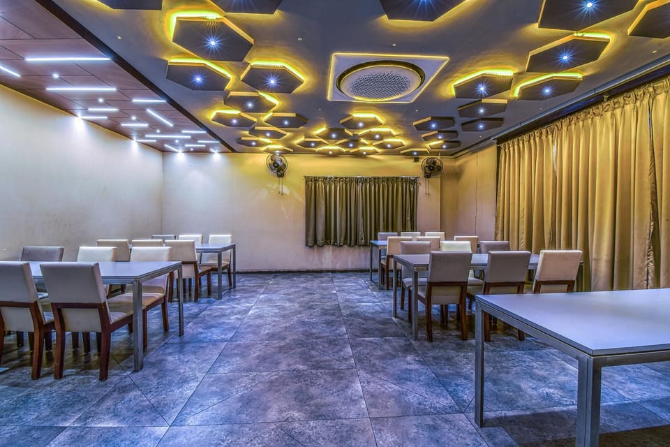 Restaurant/places to eat, Restaurant/places to eat