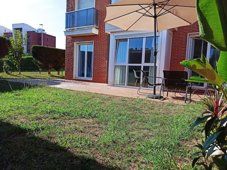 Bajo con jardín privado Apartment in Santander