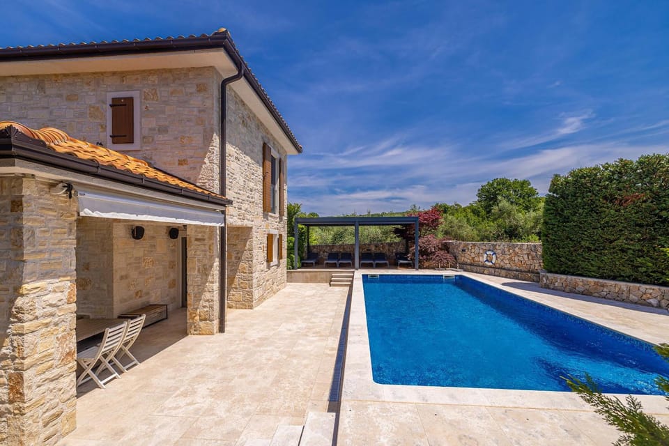 Property building, Swimming pool
