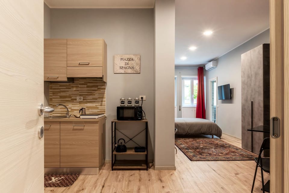 Kitchen or kitchenette