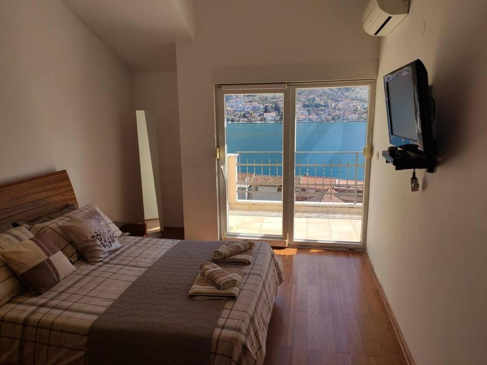 Lovely apartment with pool-A8 Apartment in Muo