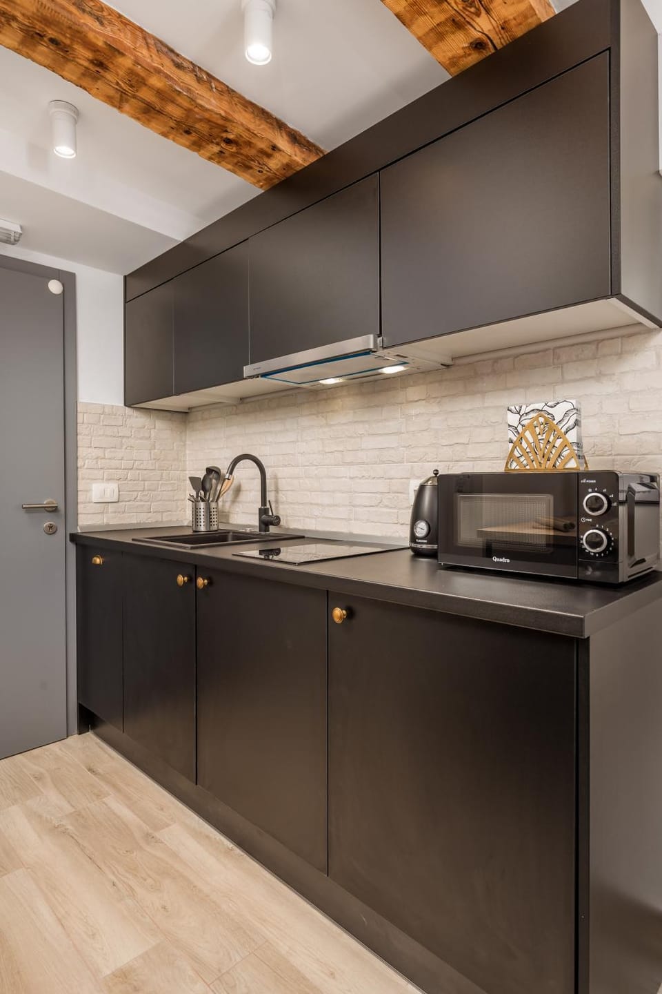 Coffee/tea facilities, minibar