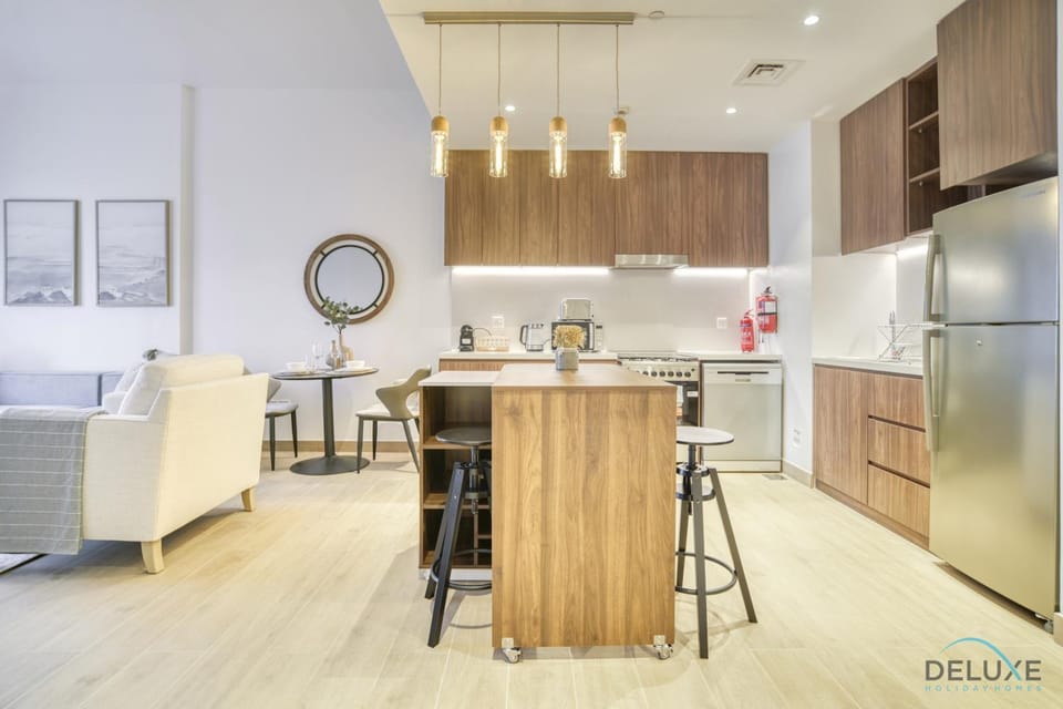 Kitchen or kitchenette, Dining area, minibar