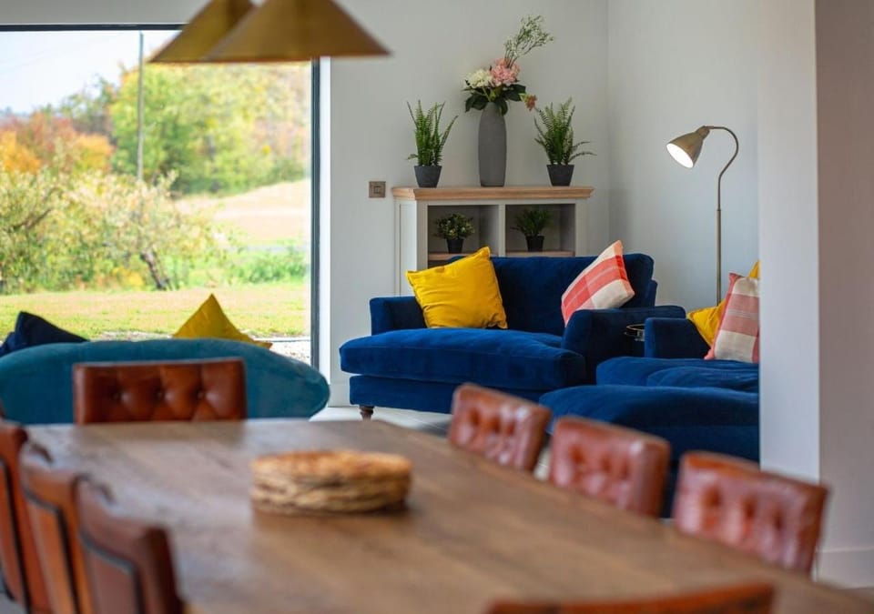 Orchard Barn - Luxury 4 BD Barn Conversion! House in Wychavon District