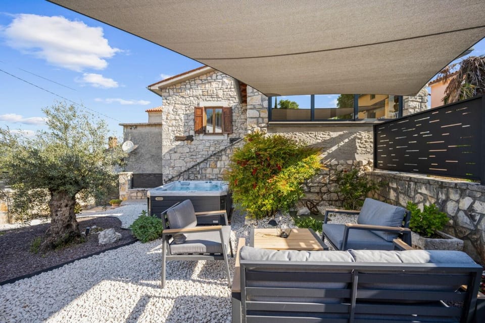 Garden, Seating area