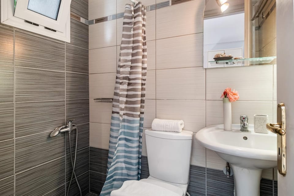 Bathroom, Living room