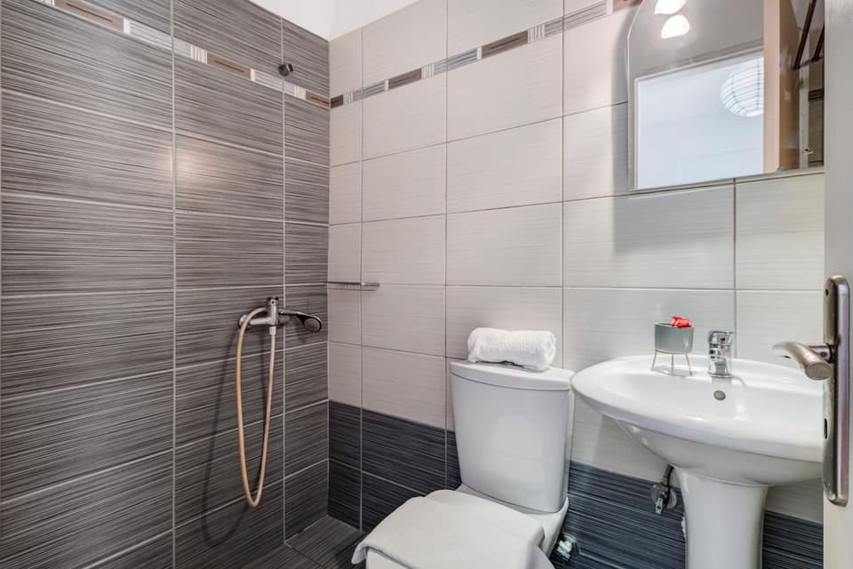 Bathroom, Living room