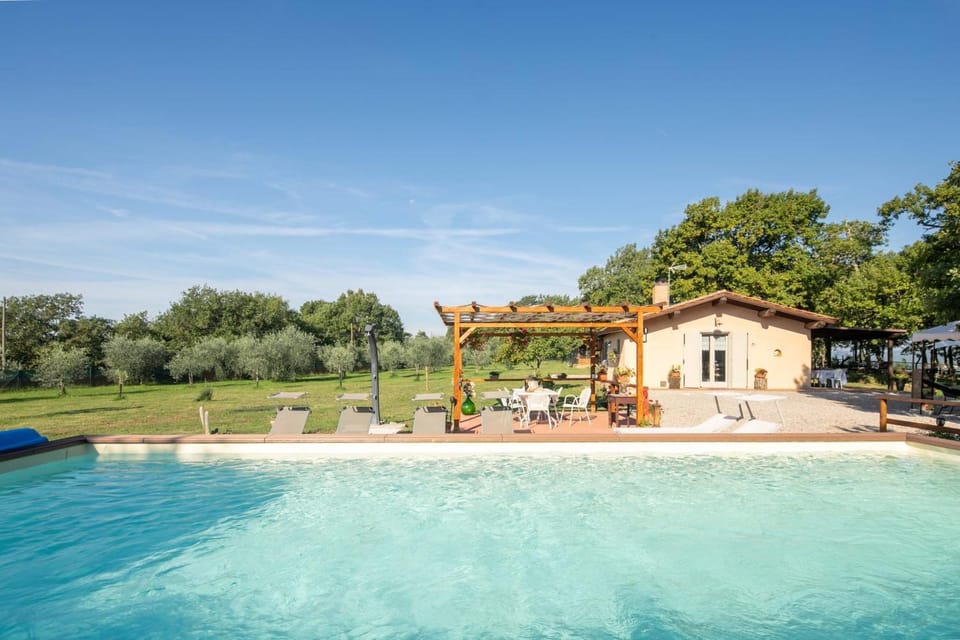 Property building, Day, Natural landscape, Swimming pool, sunbed