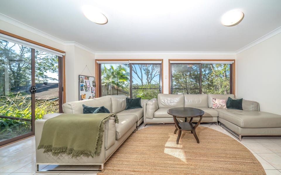View (from property/room), Living room, Seating area, Garden view