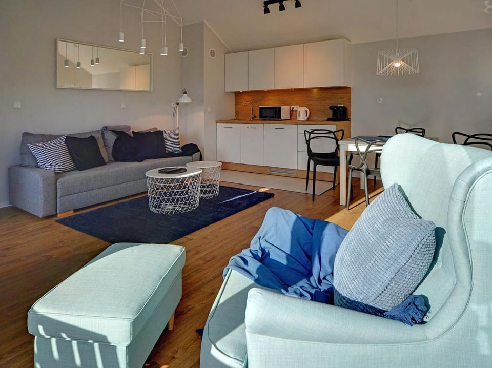 Kitchen or kitchenette, Seating area