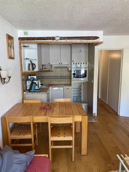 Cosy F2 Val Claret 6 couchages avec jolie vue sud ouest Apartment in Tignes