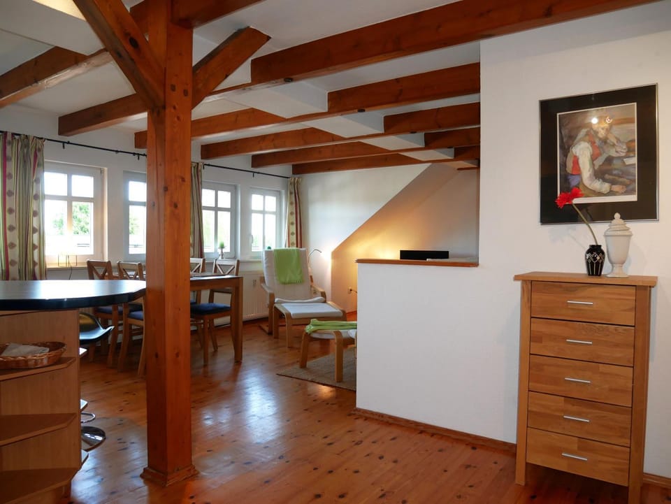 TV and multimedia, Kitchen or kitchenette, Living room, Dining area