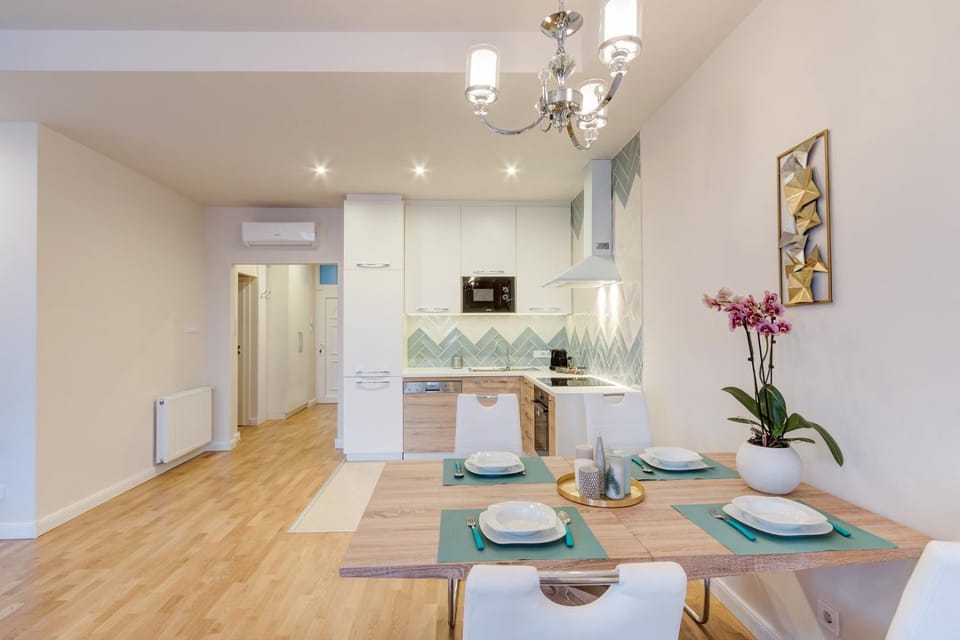 Kitchen or kitchenette, Living room, Seating area, Dining area, minibar
