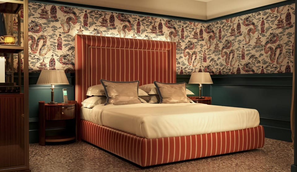 Bed, Photo of the whole room