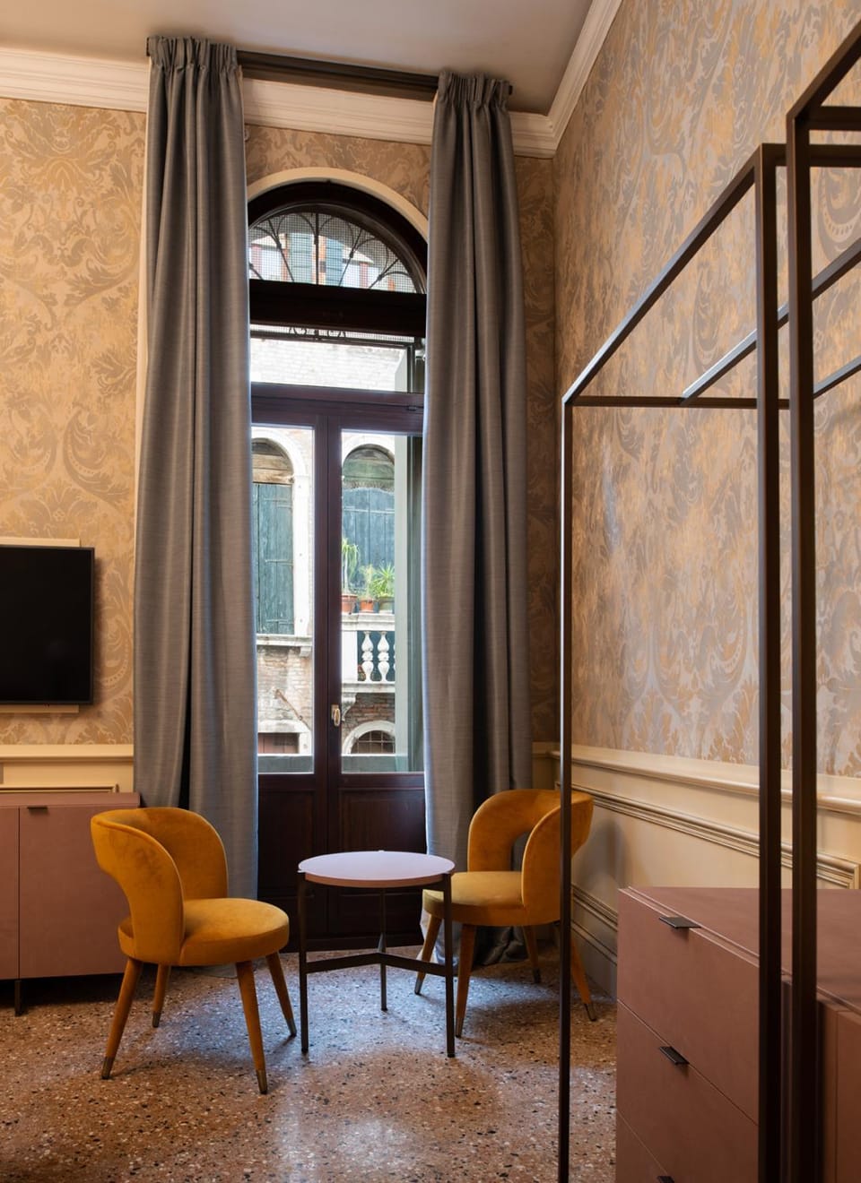 Photo of the whole room