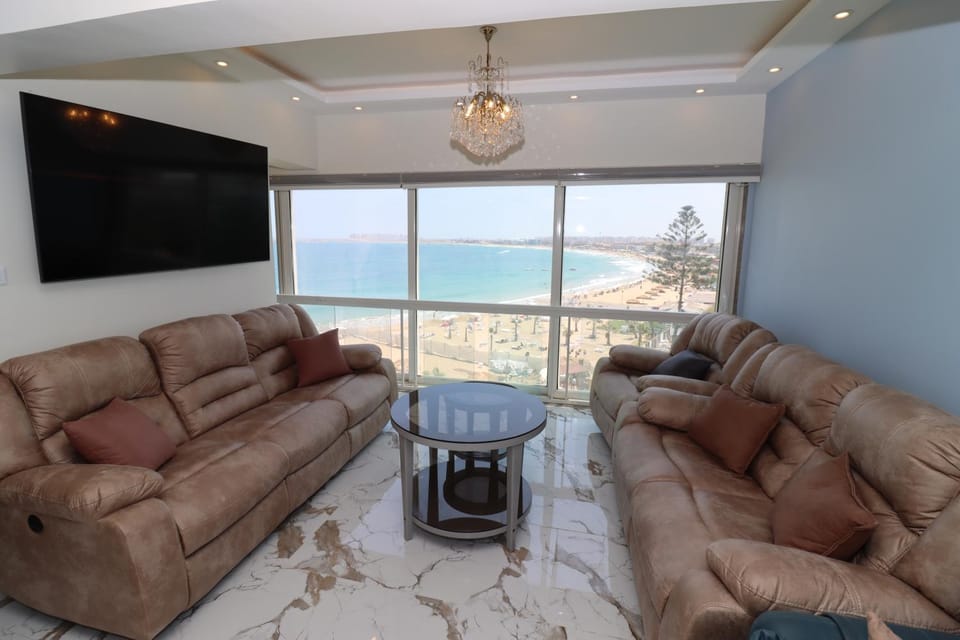 Living room, Sea view