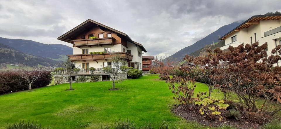 Property building, Day, Natural landscape, Garden view, Mountain view