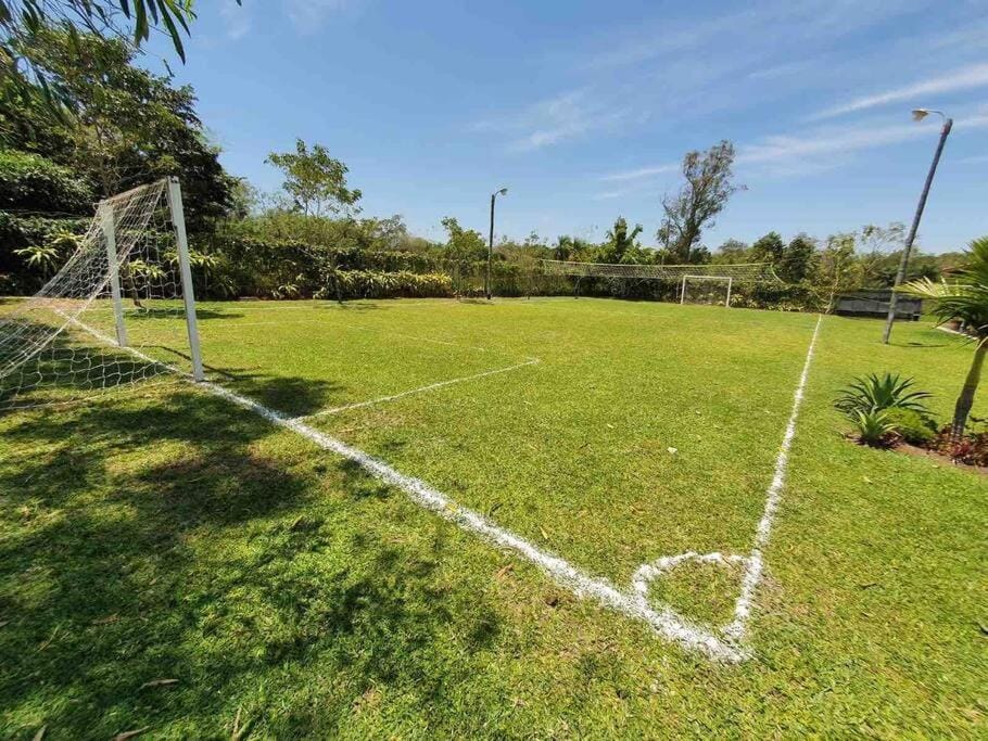 Casa con Piscina, Quincho, Cancha de Futbol/Volley House in Central Department, Paraguay
