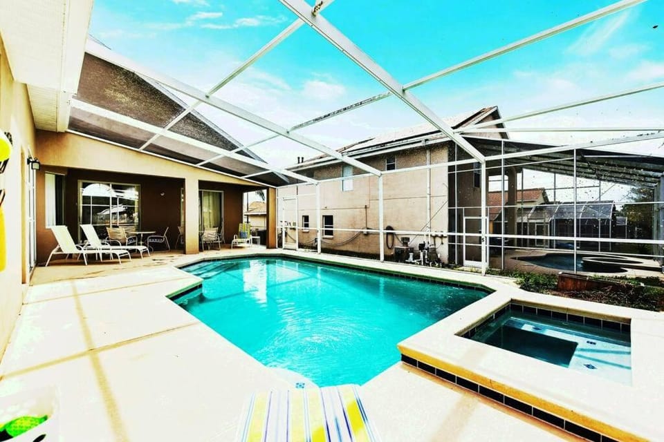 Spacious Disney Themed 5Bed Villa! Private Heated Enclosed Pool/Spa/BBQ! House in Four Corners