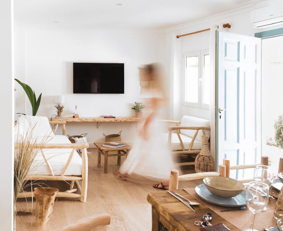 TV and multimedia, Living room, Lounge or bar