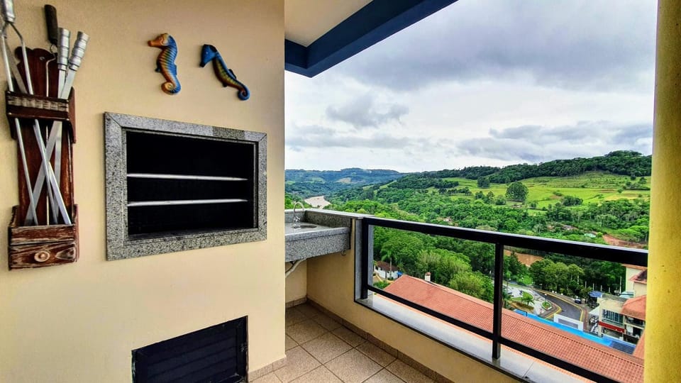 BBQ facilities, View (from property/room), Balcony/Terrace, Landmark view, River view