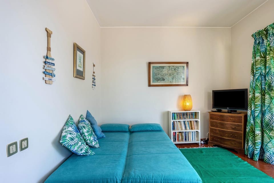 Property building, Living room, Bedroom